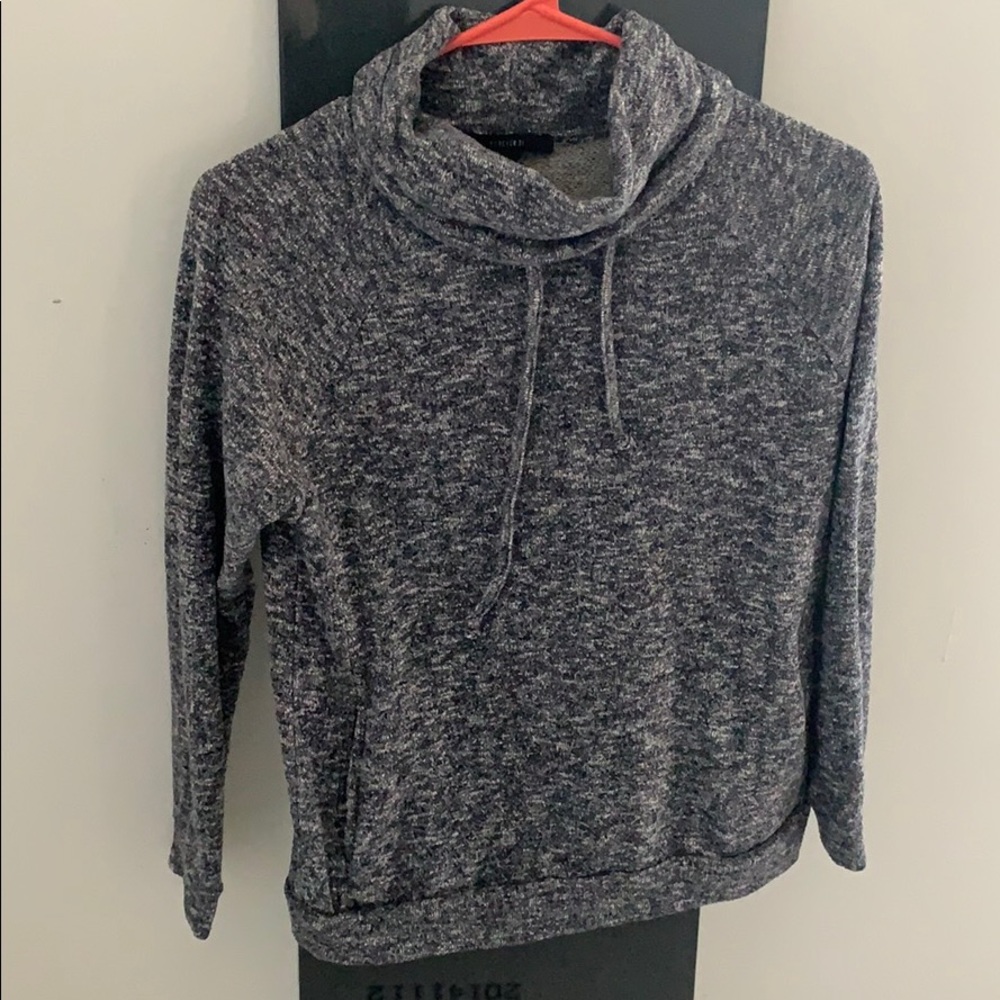 Gray long sleeved sweater